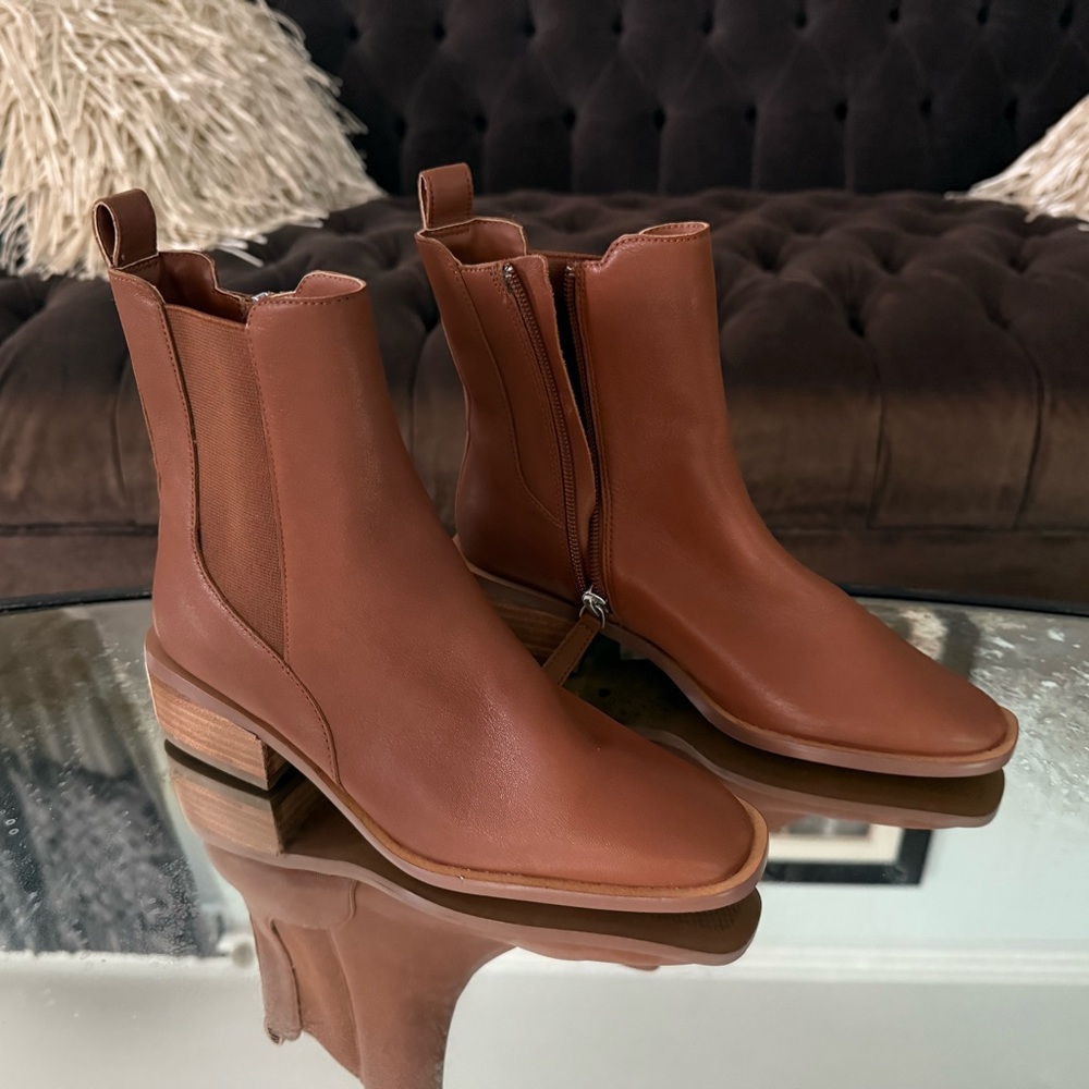 Elegant Brown Ankle Boots NWOT